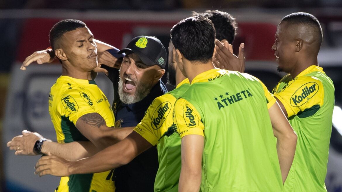 tecnico-“revelado”-no-athletico-e-a-sensacao-do-brasileirao