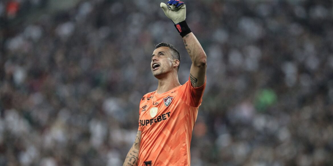 fabio-vira-jogador-com-mais-partidas-disputadas-no-futebol-mundial