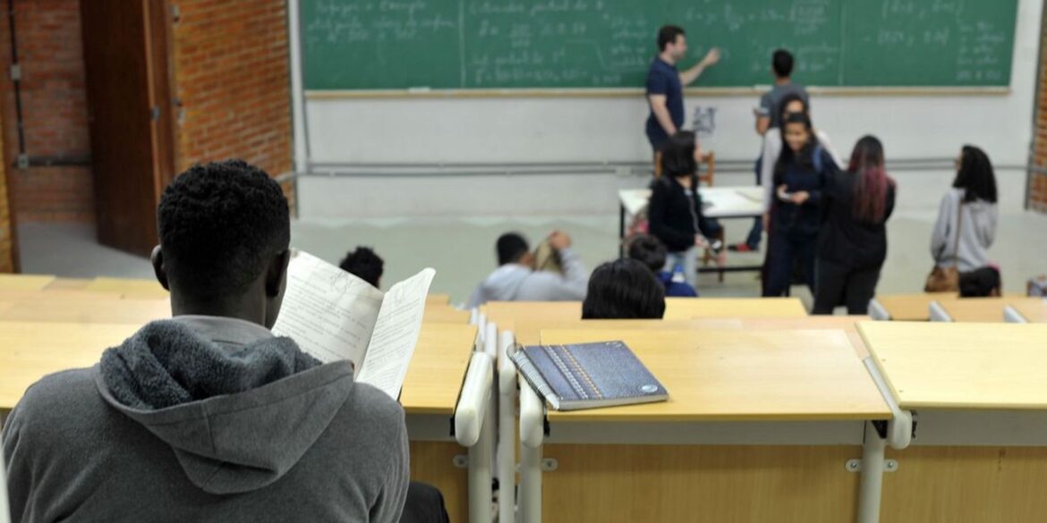 brasil-tem-maior-numero-de aluno-por-professor-em-faculdades-privadas